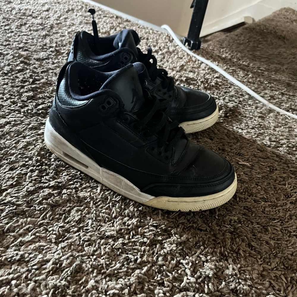 Size 7 1/2 Mens Jordans